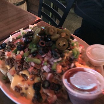 Bumpers Landing - Nachos - Pizza Near Me - Harrison Township, Michigan