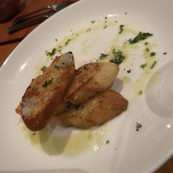 Massimo's Italian Fallsview Restaurant - Cheese bread - Italian Near Me - Niagara Falls, Ontario