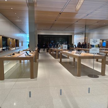 Apple Cherry Creek - Computers Near Me - Denver, Colorado