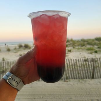 Crunchik'n - Large strawberry fruit tea with boba - Korean Near Me - Ocean City, New Jersey