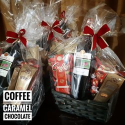 Magnotta Winery - Magnotta wine in corporate baskets