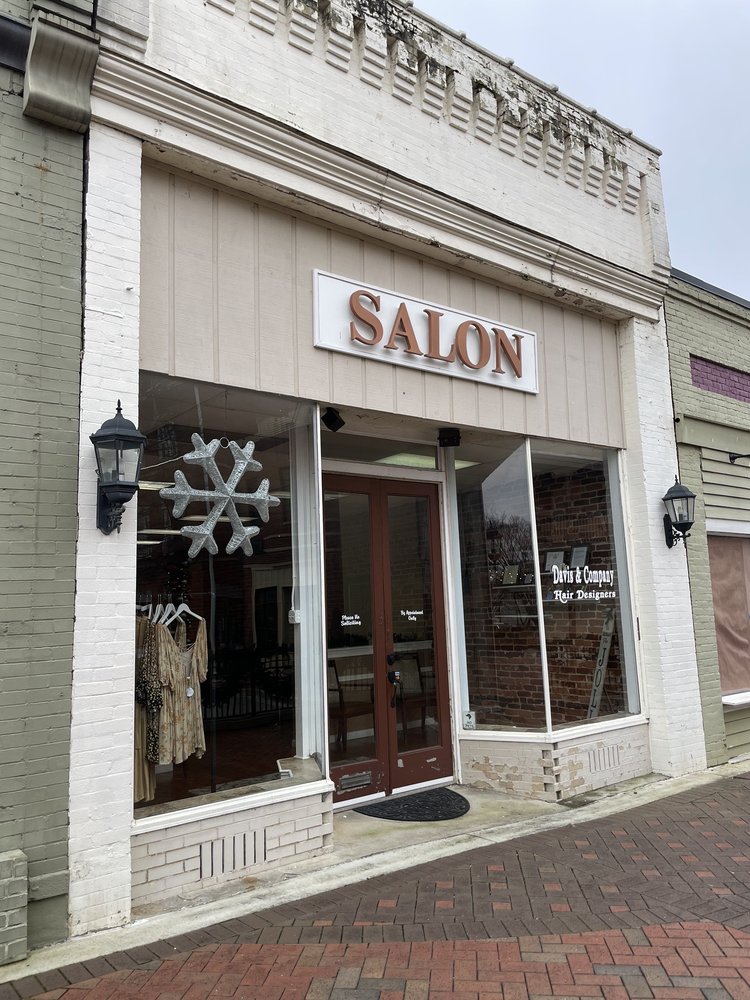 DAVIS & COMPANY HAIR DESIGNERS Updated August 2024 31 Courthouse Sq, Dallas,