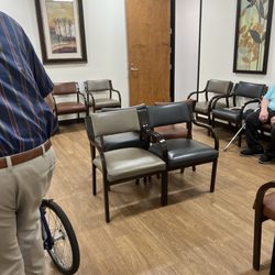 Retina MCSC - Waiting room plenty big