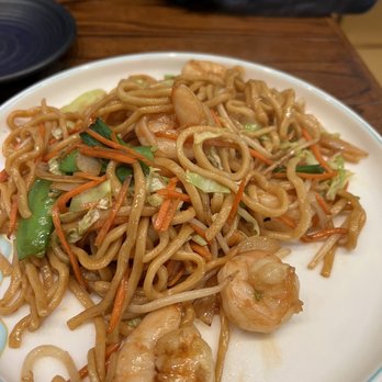 Dumpling Union - Shrimps chow mein - Asian Fusion Near Me - San Francisco, California