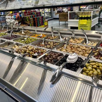 Whole Foods Market - Hot and cold displays of food - Grocery Near Me - Boynton Beach, Florida