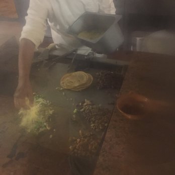 Park Royal Golden - Tacos being cooked right in front of you. - Hotels Near Me - Cancún, ROO