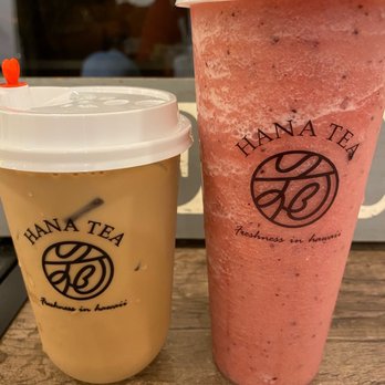 Hana Tea - Brown Sugar Milk Tea (L) and Very Berry Smoothie (R) - Bubble Tea Near Me - Honolulu, Hawaii Hana Tea - Brown Sugar Milk Tea (L) and Very Berry Smoothie (R) - Bubble Tea Near Me - Honolulu, Hawaii