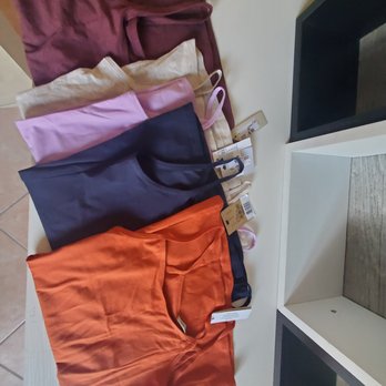 Calzedonia - Lingerie Near Me - Oppeano, VR