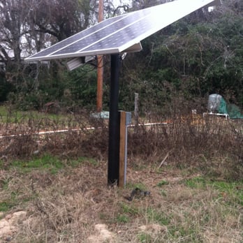 Sam's Pump & Pure Water - a solar panel on a pole - General Contractors Near Me - Centerville, Texas Sam's Pump & Pure Water - a solar panel on a pole - General Contractors Near Me - Centerville, Texas