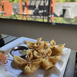Sushi Alive - Crab Krab and Mint Rangoon