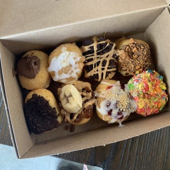Simply Done Donuts - 8 pack doughnuts - Food Trucks Near Me - Dunwoody, Georgia Simply Done Donuts - 8 pack doughnuts - Food Trucks Near Me - Dunwoody, Georgia