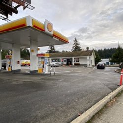 Buddie's Grocery & Deli - Shell Gas Station