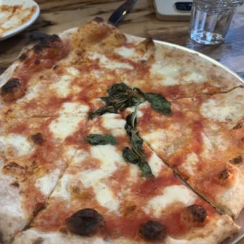 Ainslie - Margherita Pizza - Beer Gardens Near Me - Brooklyn, New York