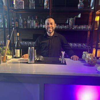 Lew the Bar Tender - Bartenders Near Me