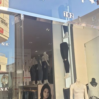 LA FASHION DISTRICT - Updated June 2026 - 361 Photos & 325 Reviews - 818 S Broadway, Los Angeles, California - +12134881153 - Shopping Centers - Yelp LA FASHION DISTRICT - Updated June 2026 - 361 Photos & 325 Reviews - 818 S Broadway, Los Angeles, California - +12134881153 - Shopping Centers - Yelp