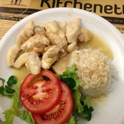 Kitchenette - Straccetti di pollo al limone, saltati con salsa di soia e sesamo, serviti con riso basmati, misticanza e pomodori