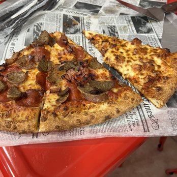 Cannoli Kitchen Pizza - Deerfield Beach - Meat pizza and chicken parm pizza - Pizza Near Me - Deerfield Beach, Florida