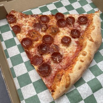 Hungry Sasquatch - pepperoni pizza - Pizza Near Me - Vancouver, Washington