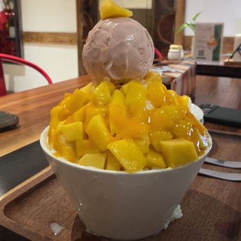 Cafe Daily - Mango bingsu - Korean Near Me - North York, Ontario Cafe Daily - Mango bingsu - Korean Near Me - North York, Ontario