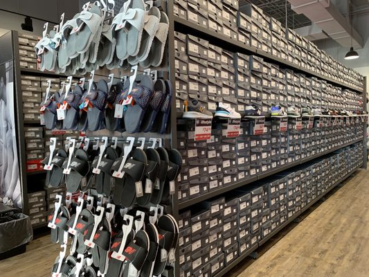 NEW BALANCE FACTORY STORE - Shoe Stores - 35 S Willowdale Dr, Lancaster, PA - Phone Number - Yelp