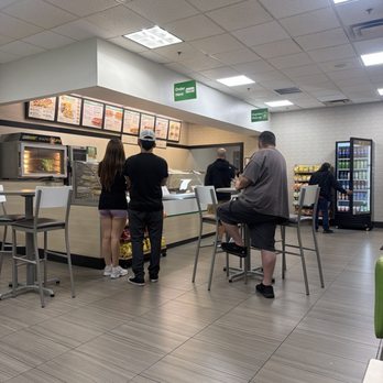 Subway - People waiting only one person working no managers - Fast Food Near Me - Tempe, Arizona Subway - People waiting only one person working no managers - Fast Food Near Me - Tempe, Arizona