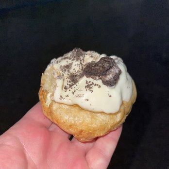Beard Papa's - Oreo/Vanilla - Desserts Near Me - Rancho Cucamonga, California