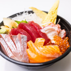 Paradise Poke Hawaii - Nuuanu - Sashimi special! Chirashi bowl