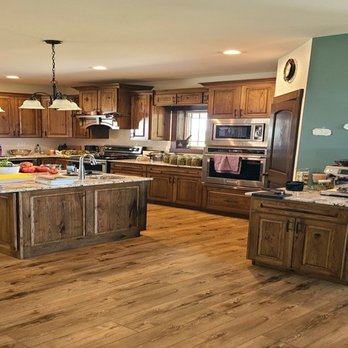 Hershberger Construction - a kitchen with wood floors - General Contractors Near Me - Lime Springs, Iowa Hershberger Construction - a kitchen with wood floors - General Contractors Near Me - Lime Springs, Iowa