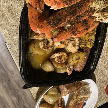 Spinners - 1lb Snow 1 lb Crab & Shrimp was enough for 3 people. - Sports Bars Near Me - Austin, Texas