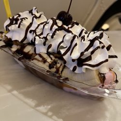 Scoops Ice Cream - Banana split