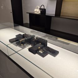 Chanel - Inside counter