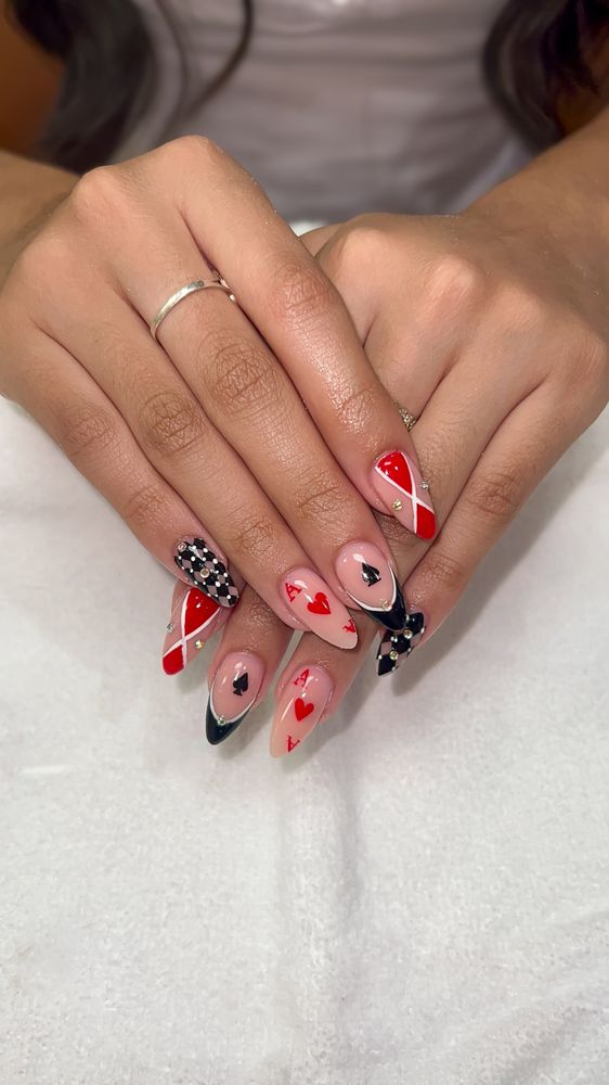 Apple Valley Nails Logo