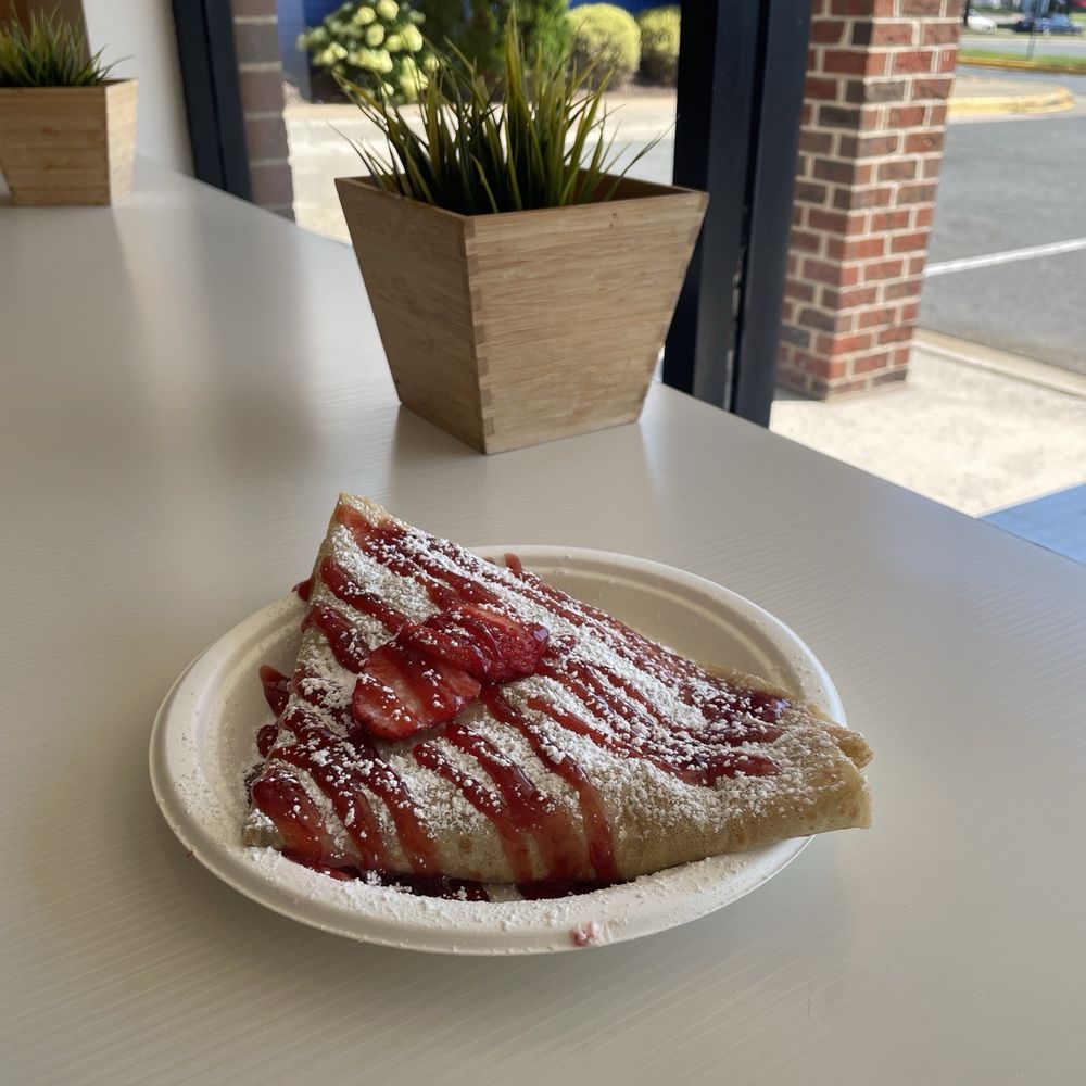 Dulce Crepes - Strawberry & Cream (V) - Creperies Near Me - Fairfax, Virginia