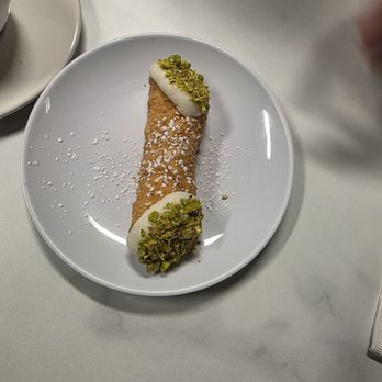 Cannolo - Desserts Near Me - Seattle, Washington Cannolo - Desserts Near Me - Seattle, Washington