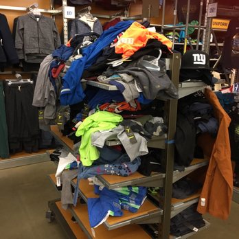Old Navy - Messy shelving - Men's Clothing Near Me - Jamaica, New York