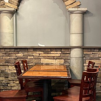 First Class Pizza - Trash along the wall. - Pizza Near Me - Irvine, California First Class Pizza - Trash along the wall. - Pizza Near Me - Irvine, California