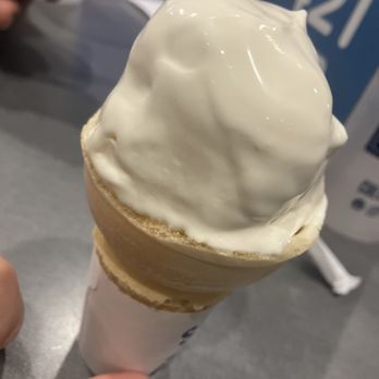 Culver's - i paid for a double and gave me a one scoop im very upset that they did this to a loyal customer like me - Fast Food Near Me - Peoria, Illinois