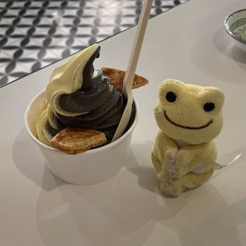 Milu - egg tart soft serve and black sesame soft serve swirl - Chinese Near Me - New York, New York Milu - egg tart soft serve and black sesame soft serve swirl - Chinese Near Me - New York, New York