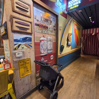 Wipeout Bar & Grill - Inside of the place - Burgers Near Me - San Francisco, California Wipeout Bar & Grill - Inside of the place - Burgers Near Me - San Francisco, California