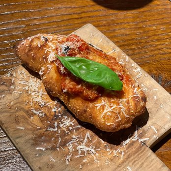 Gloria - Italian Near Me - London, XGL