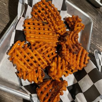 Twisted Oaks Saloon - Sweet potato crisp - Bars Near Me - Dowelltown, Tennessee