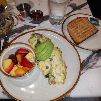 Sunny Day Cafe - Veggie Omelette with side of fresh fruit and toast - Breakfast & Brunch Near Me - Carmel, Indiana