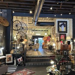 White Elephant Emporium - Emporium at a glance!