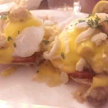 Mason's Grill - Crabmeat Benedict (my fav!) - American Near Me - Baton Rouge, Louisiana
