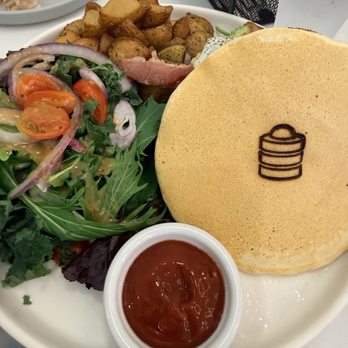 Gram Cafe & Pancakes - Pancake Wagyu burger - Pancakes Near Me - Irvine, California