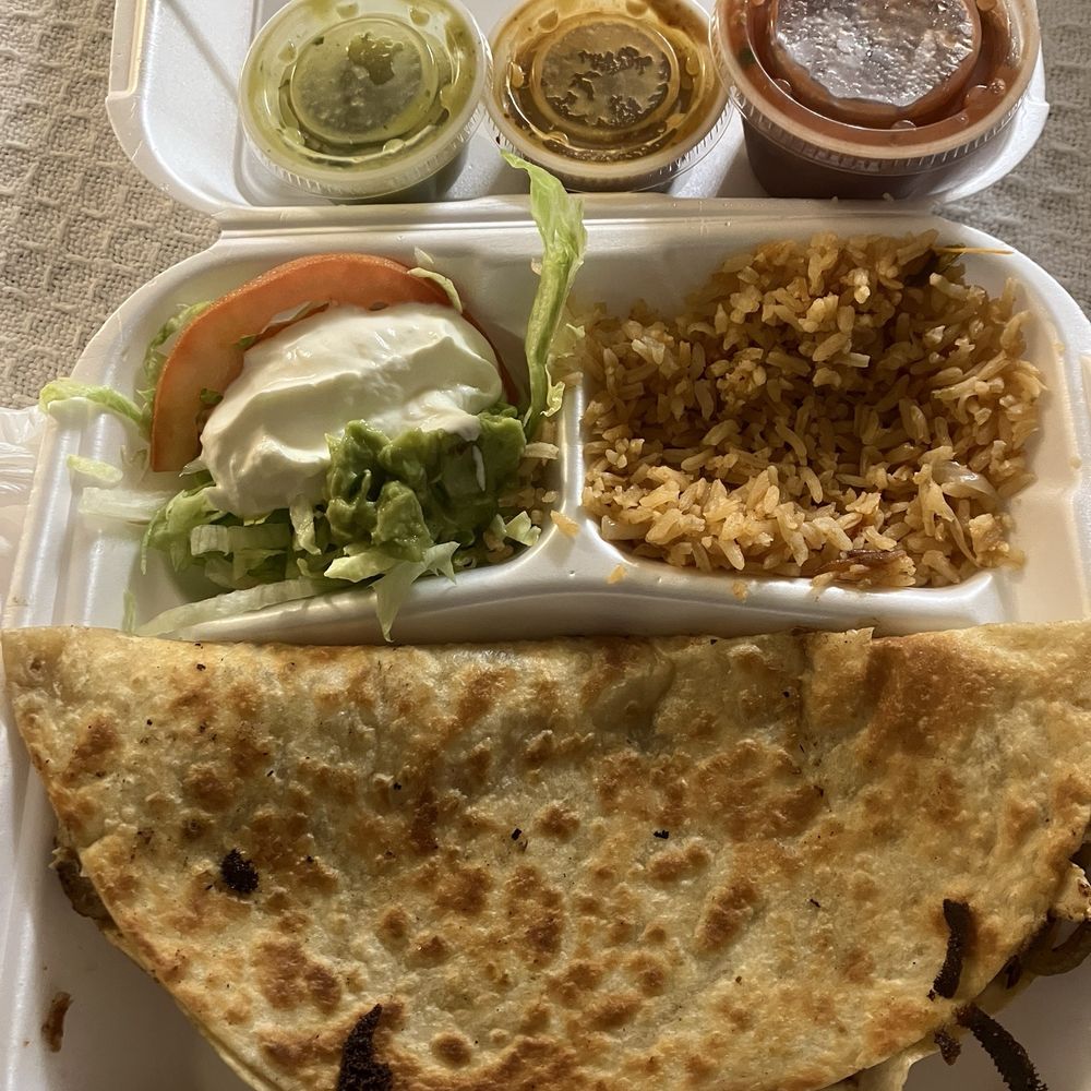 La Salsa Taqueria - Chicken Fajita Quesadilla - Mexican Near Me - Brunswick, Georgia La Salsa Taqueria - Chicken Fajita Quesadilla - Mexican Near Me - Brunswick, Georgia