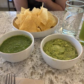 Cali - Tortilla chips with guacamole and salsa - New American Near Me - Tampa, Florida