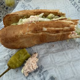 This does not look like what they advertised. It is like they mashed the lobster chunks into a version of the tuna salad. This does not look like what they advertised. It is like they mashed the lobster chunks into a version of the tuna salad.