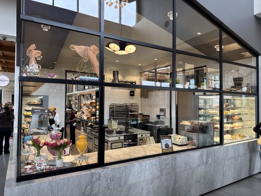 Porto's Bakery and Cafe by null