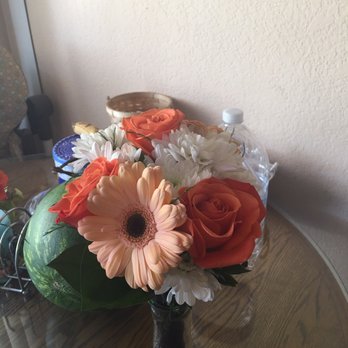 Blue Leaf Studio Florist - Beautiful spring arrangement by Blue Leaf Studio - Florists Near Me - Rancho Cucamonga, California